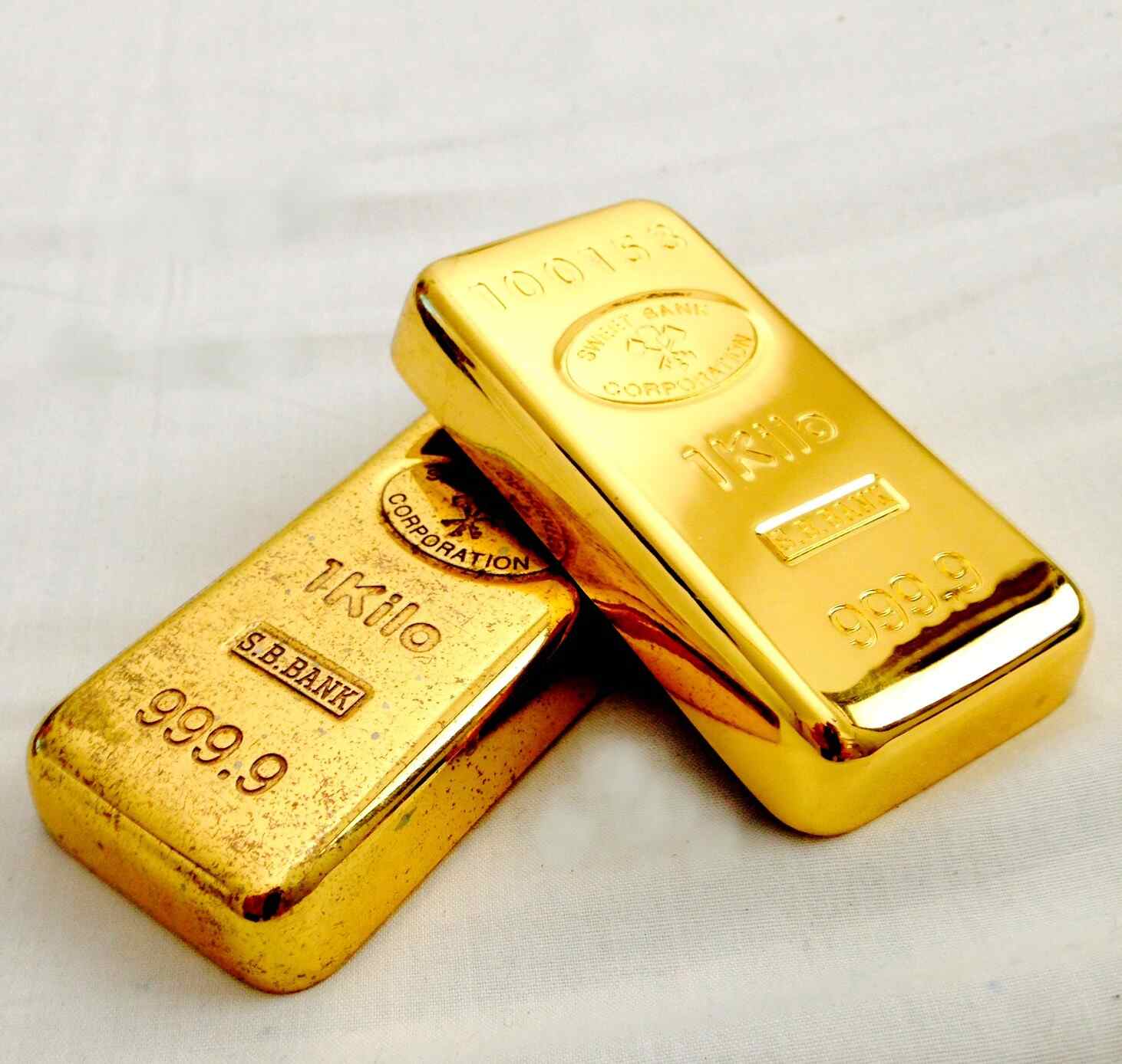 Gold_bullion_ap_001.jpg